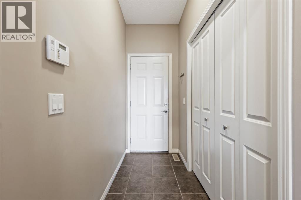 114 Everglen Crescent Sw, Calgary, Alberta  T2Y 0G5 - Photo 9 - A2259228