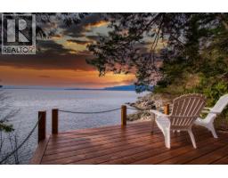 10991- 10993 SUNSHINE COAST HIGHWAY, Halfmoon Bay, British Columbia