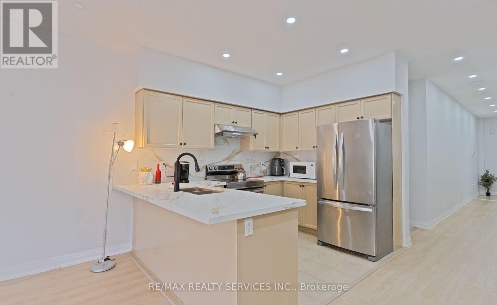 107 Frenchpark Circle, Brampton, Ontario  L6X 0Y5 - Photo 8 - W12778780