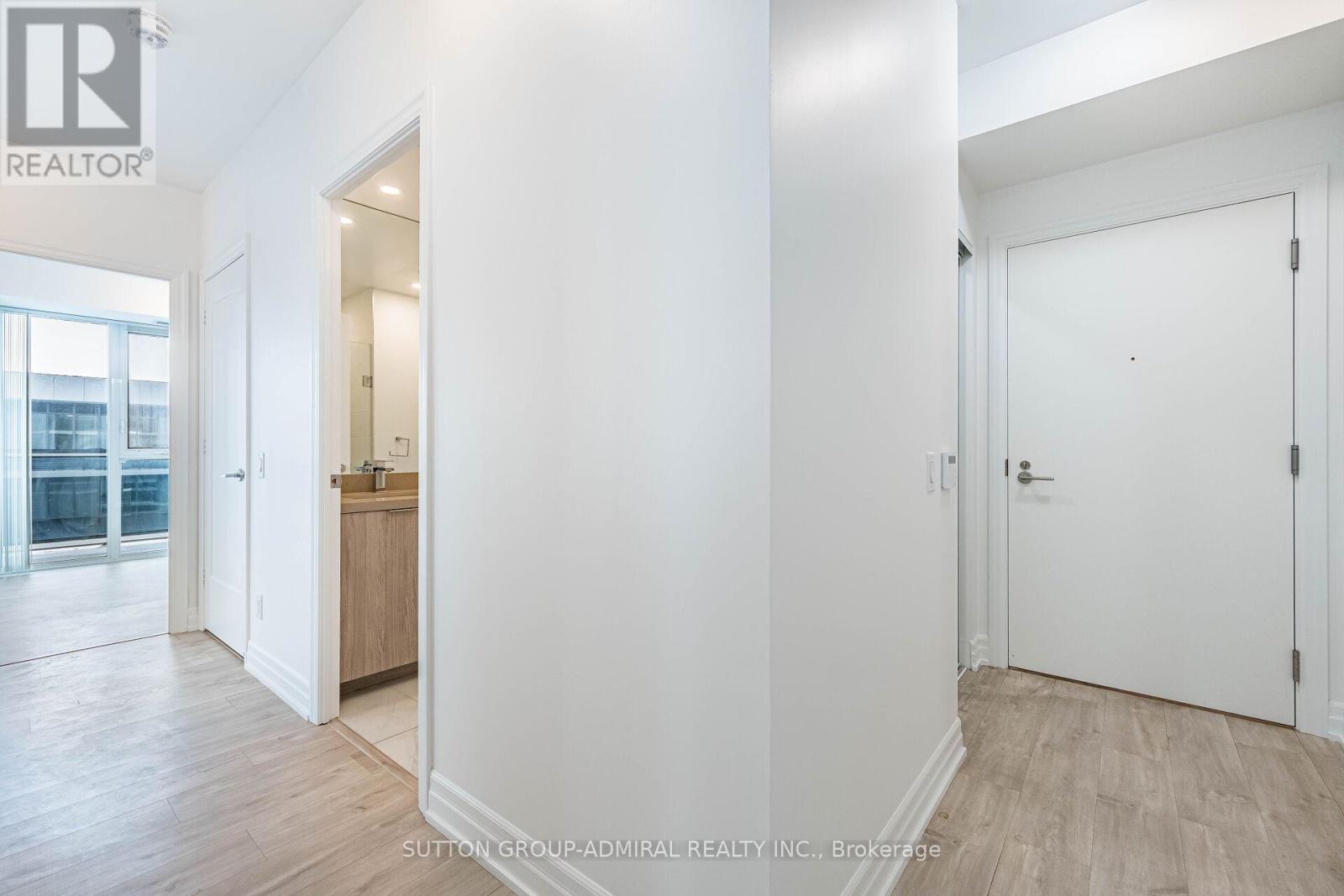 1704 - 70 Annie Craig Drive, Toronto, Ontario  M8V 0G2 - Photo 6 - W12778812