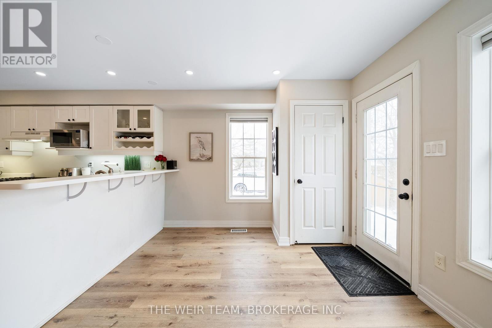 63 Roxton Road, Oakville, Ontario  L6H 6V3 - Photo 12 - W12778878