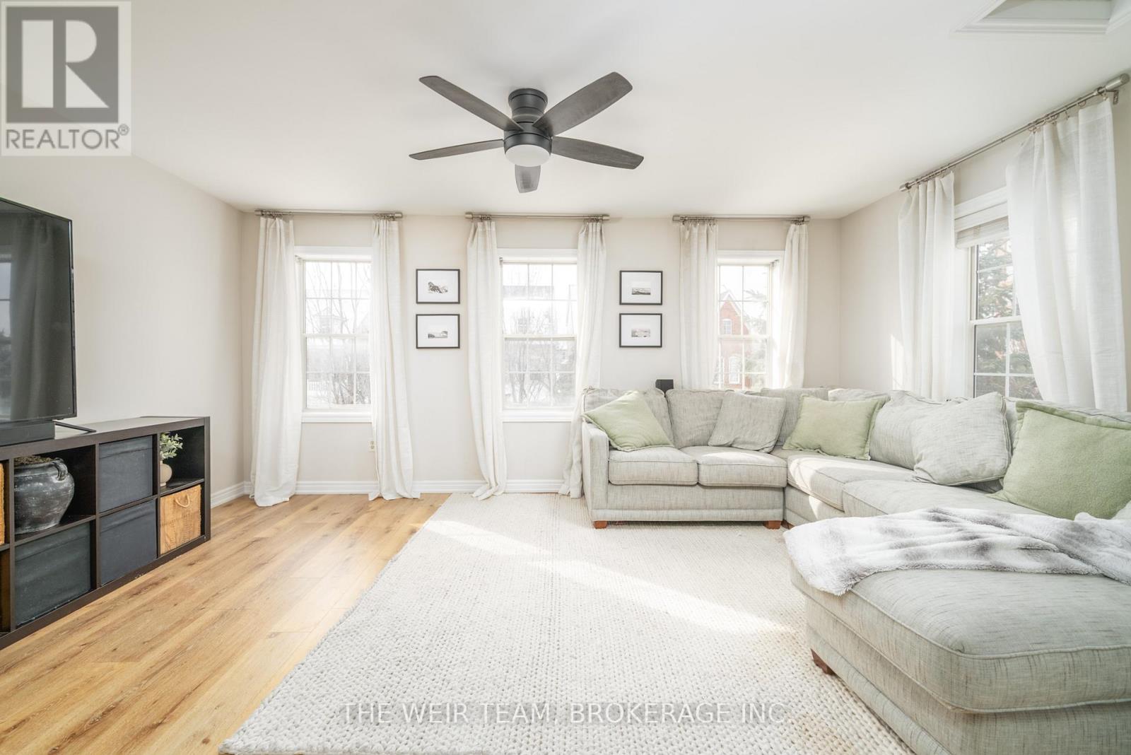 63 Roxton Road, Oakville, Ontario  L6H 6V3 - Photo 17 - W12778878