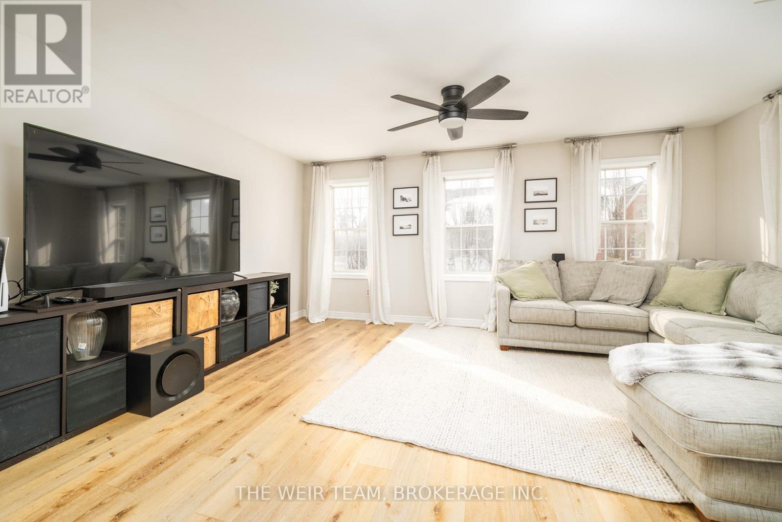 63 Roxton Road, Oakville, Ontario  L6H 6V3 - Photo 18 - W12778878