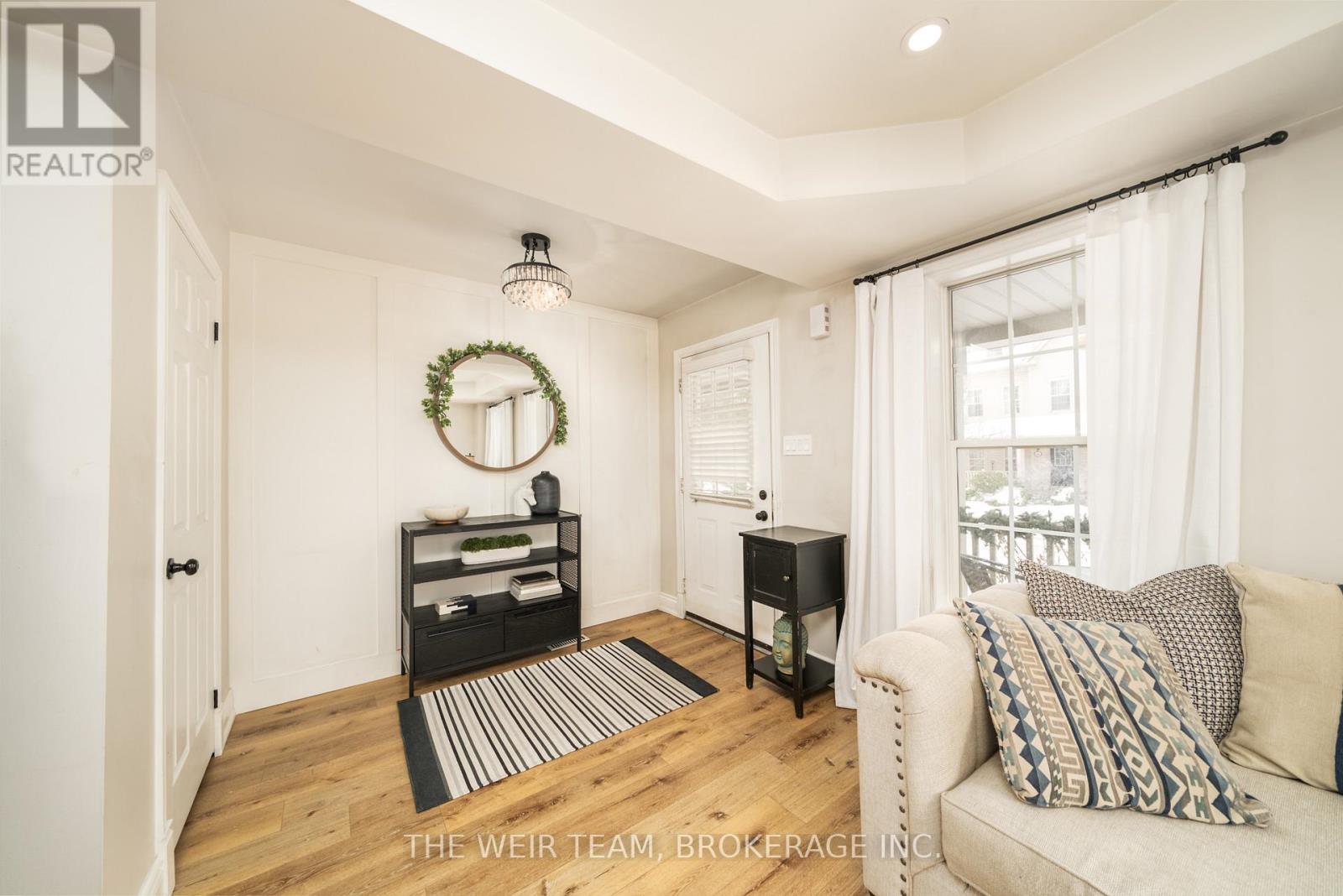 63 Roxton Road, Oakville, Ontario  L6H 6V3 - Photo 6 - W12778878