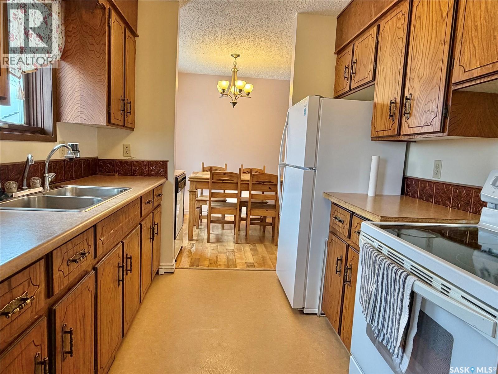 104 Elizabeth Street, Melfort, Saskatchewan  S0E 1A0 - Photo 11 - SK028326