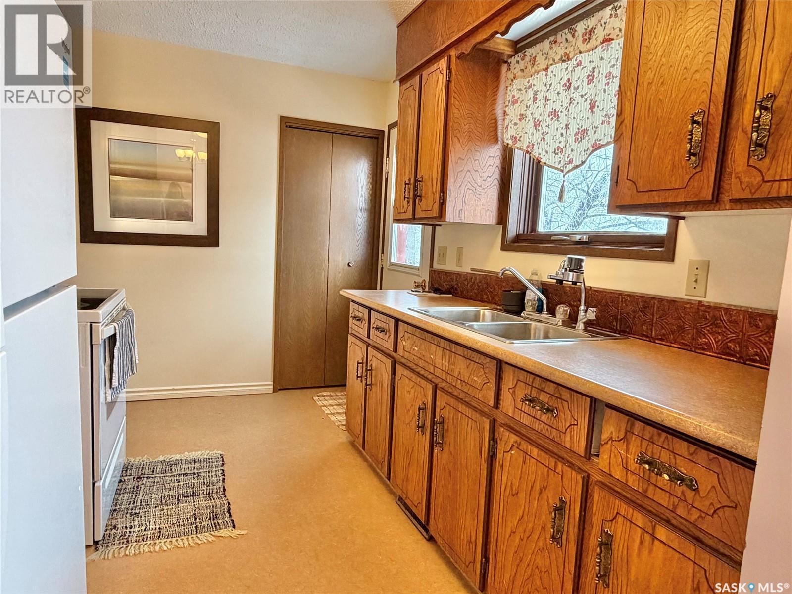 104 Elizabeth Street, Melfort, Saskatchewan  S0E 1A0 - Photo 8 - SK028326