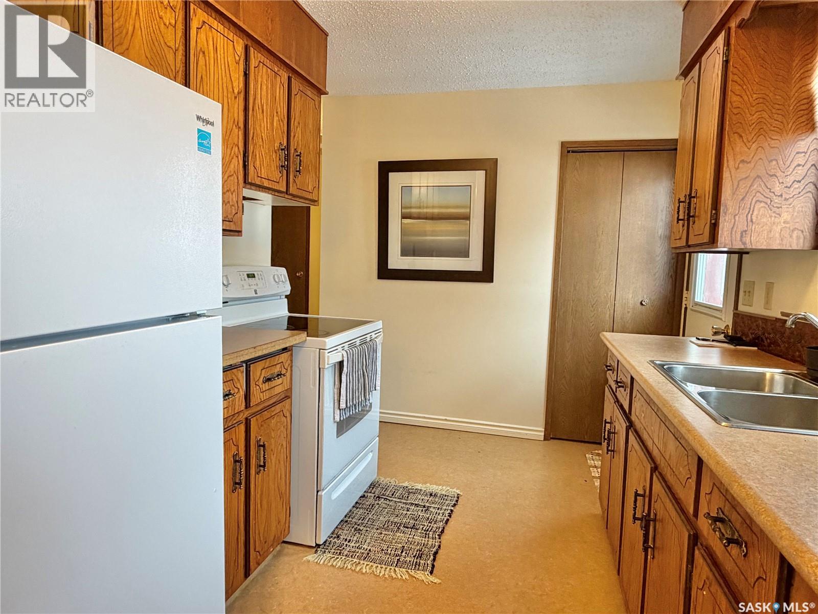 104 Elizabeth Street, Melfort, Saskatchewan  S0E 1A0 - Photo 9 - SK028326