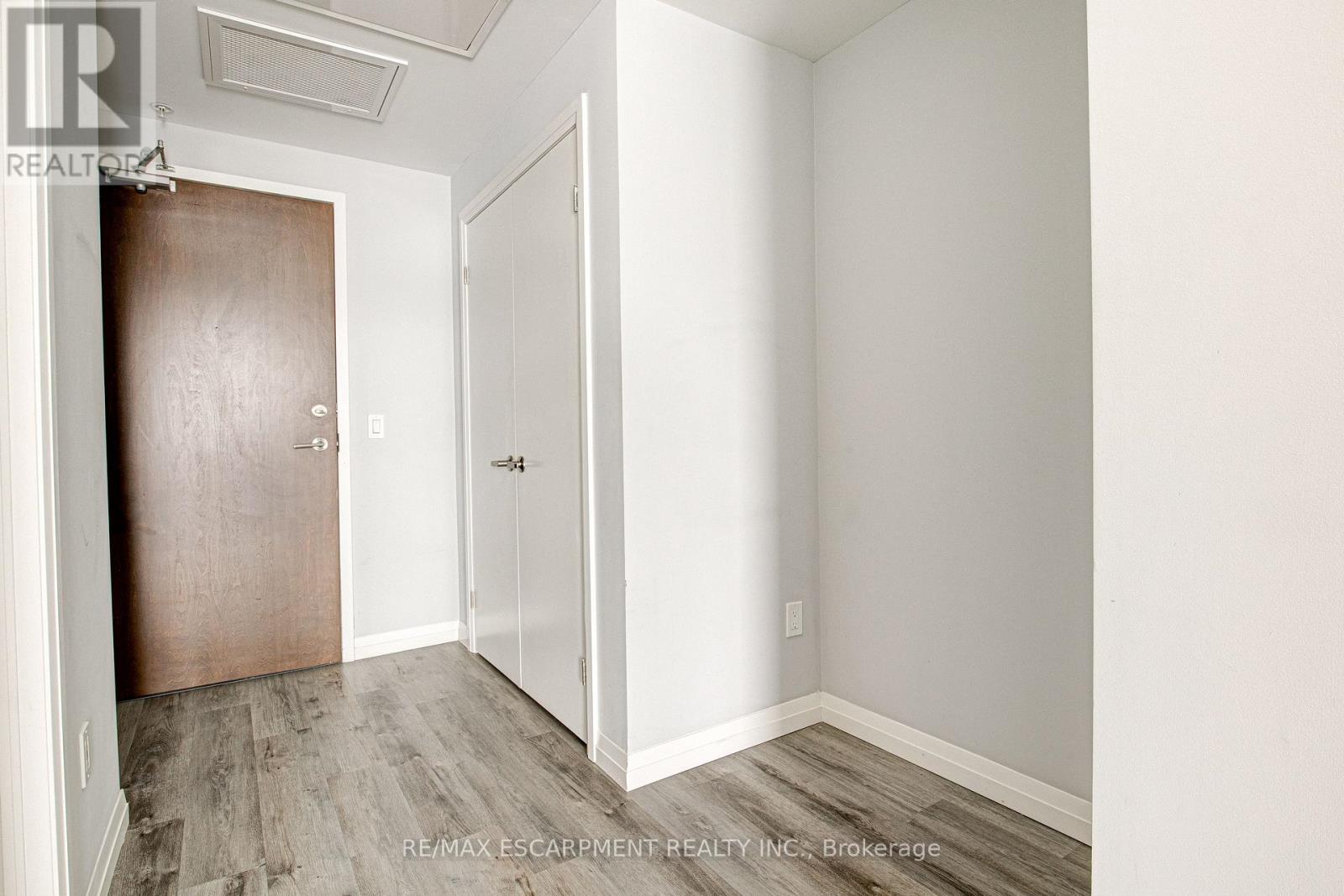 1309 - 108 Garment Street, Kitchener, Ontario  N2G 0E2 - Photo 4 - X12778790