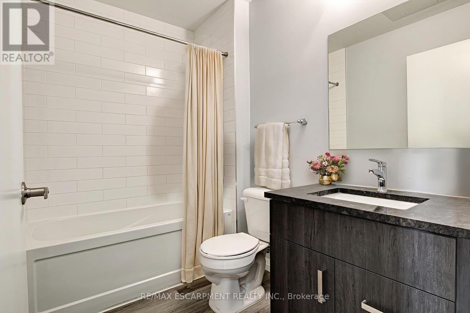 1309 - 108 Garment Street, Kitchener, Ontario  N2G 0E2 - Photo 7 - X12778790