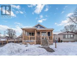 4 REMBE AVENUE, Hamilton, Ontario
