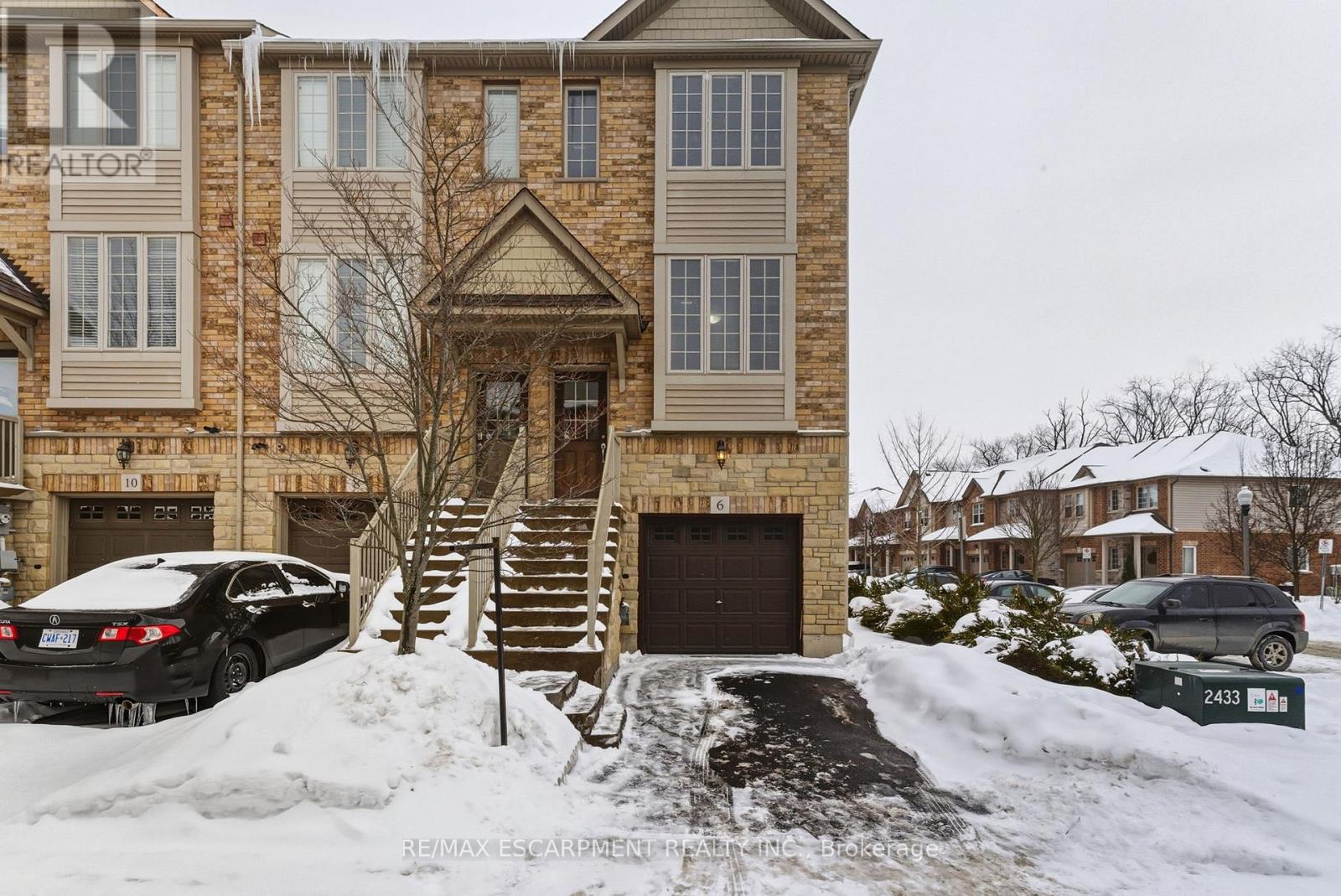 6 Chapman Lane, Hamilton, Ontario  L9G 0A5 - Photo 2 - X12778830