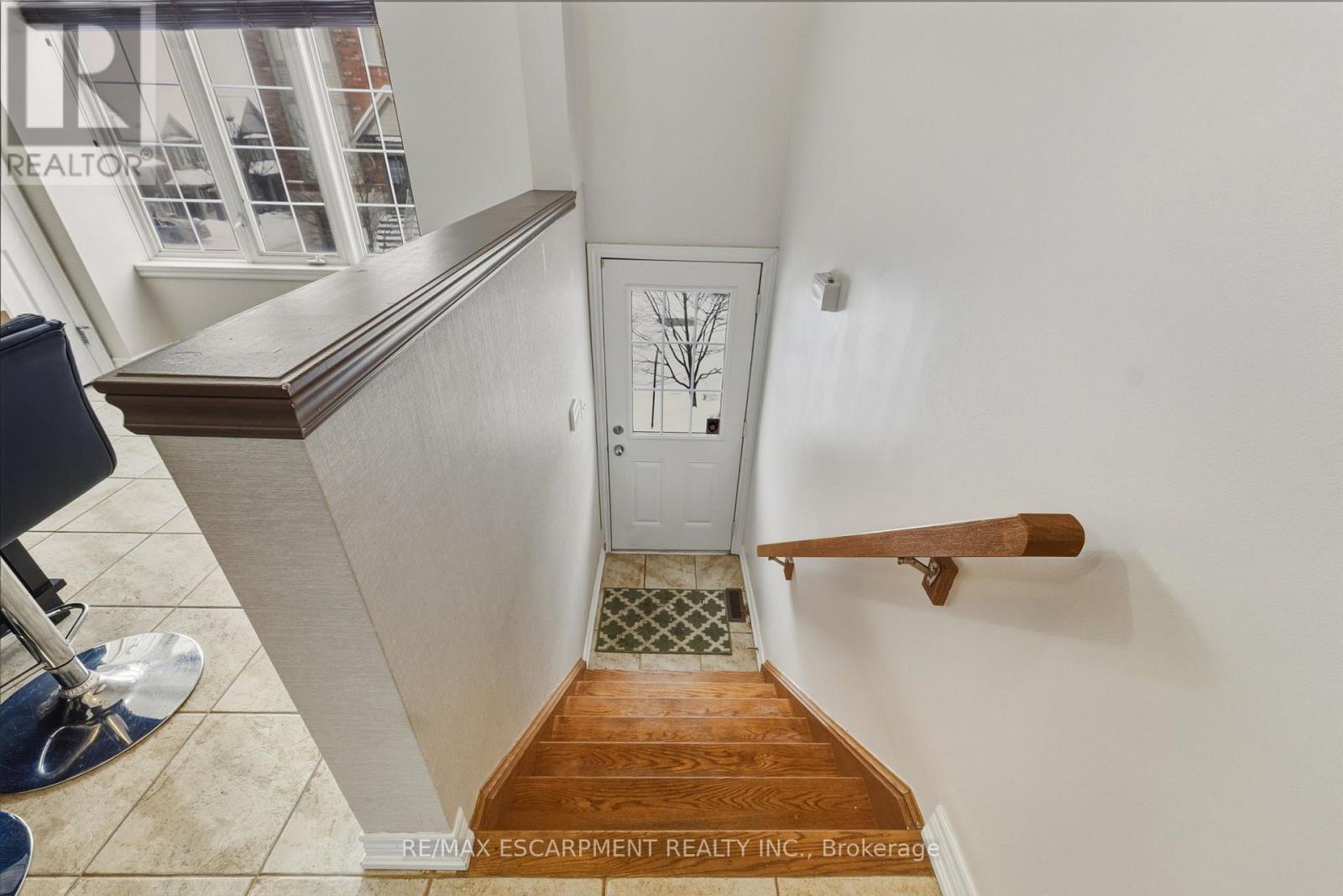 6 Chapman Lane, Hamilton, Ontario  L9G 0A5 - Photo 6 - X12778830