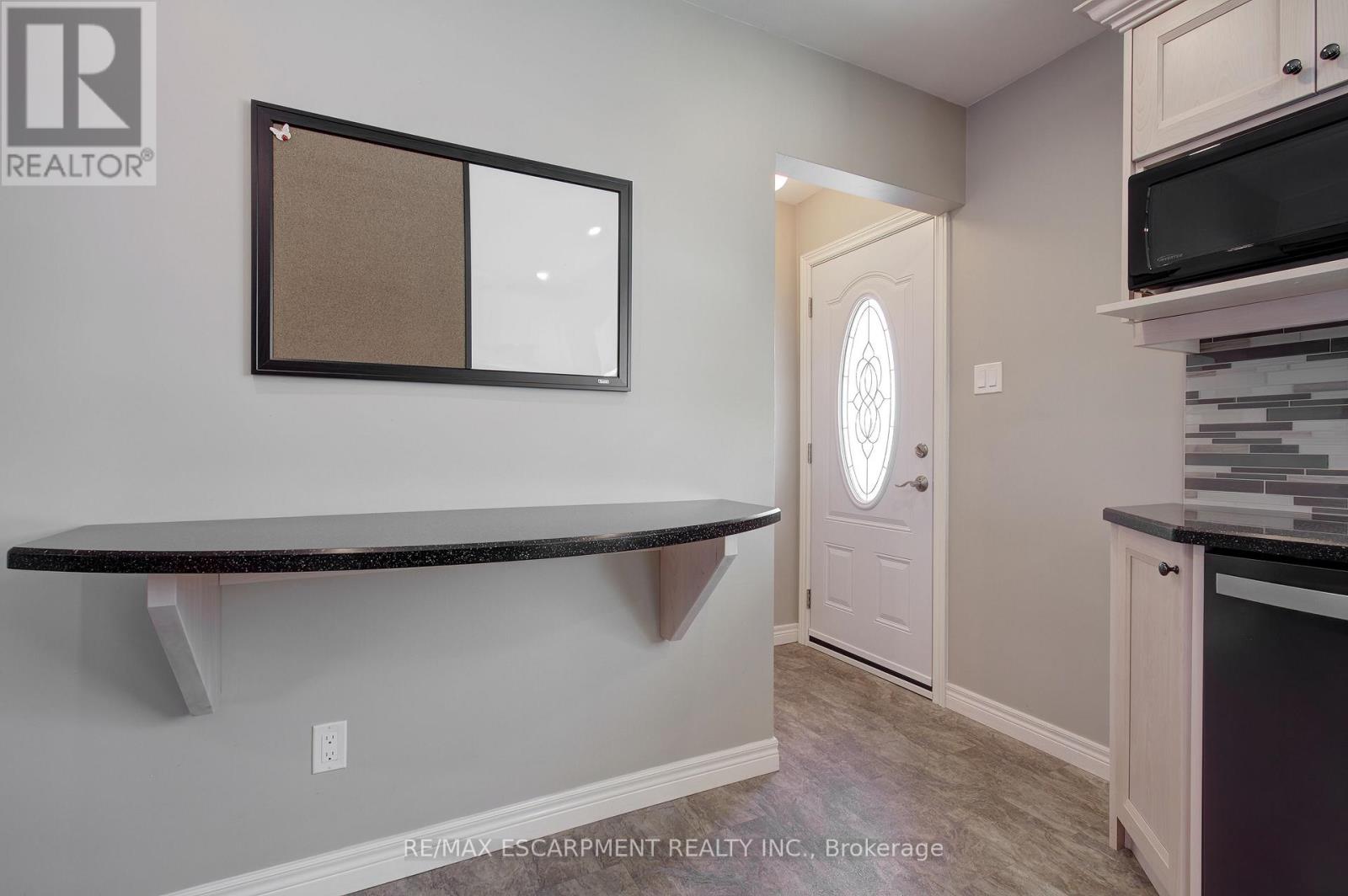 8 Jeanette Street, Hamilton, Ontario  L8V 2N3 - Photo 12 - X12778834