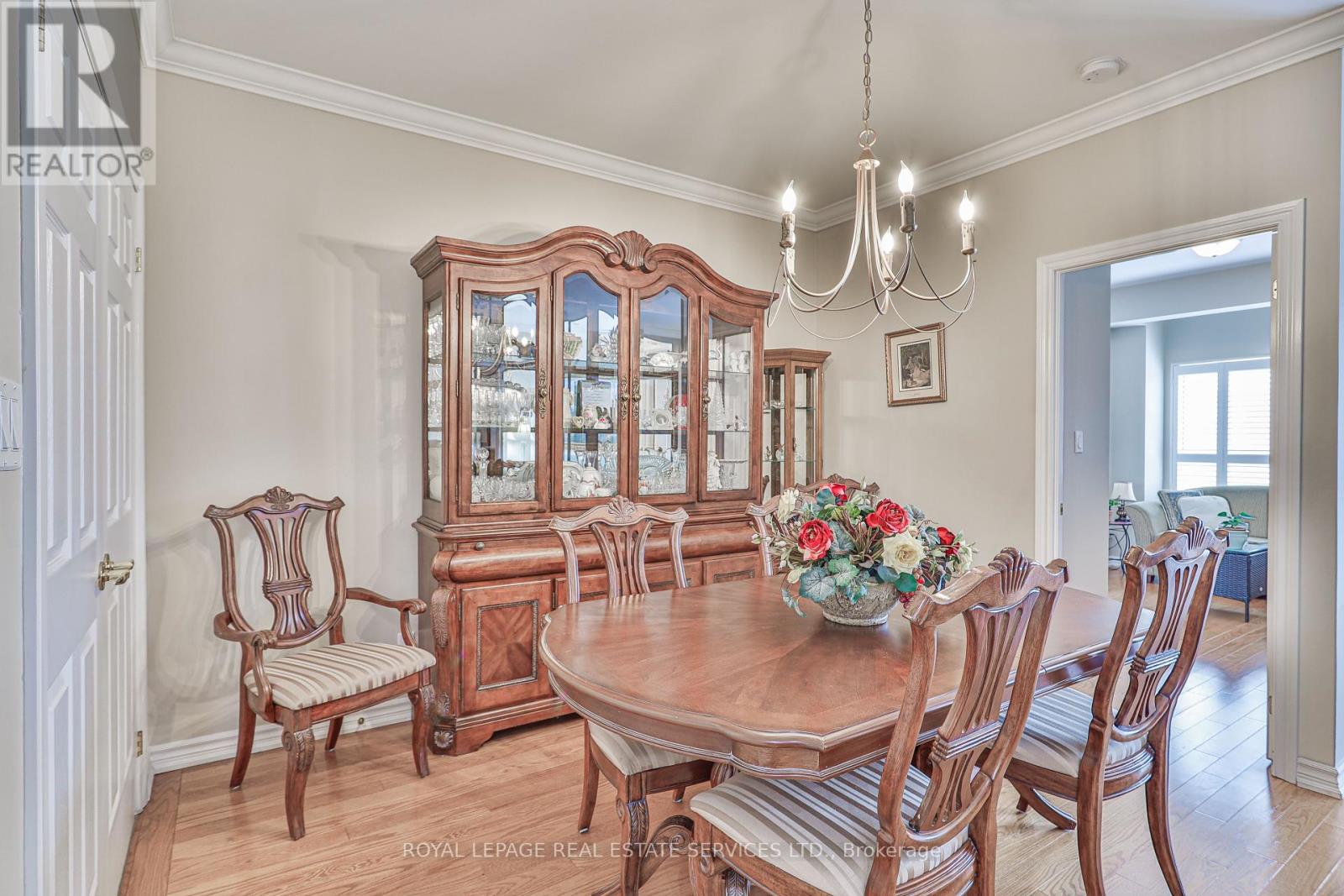 303 - 33 Wallace Street, Vaughan (West Woodbridge), Ontario  L4L 2P2 - Photo 6 - N12769894