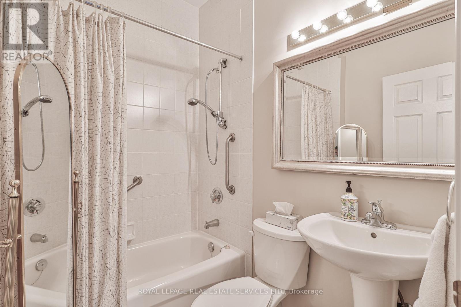 303 - 33 Wallace Street, Vaughan (West Woodbridge), Ontario  L4L 2P2 - Photo 16 - N12769894