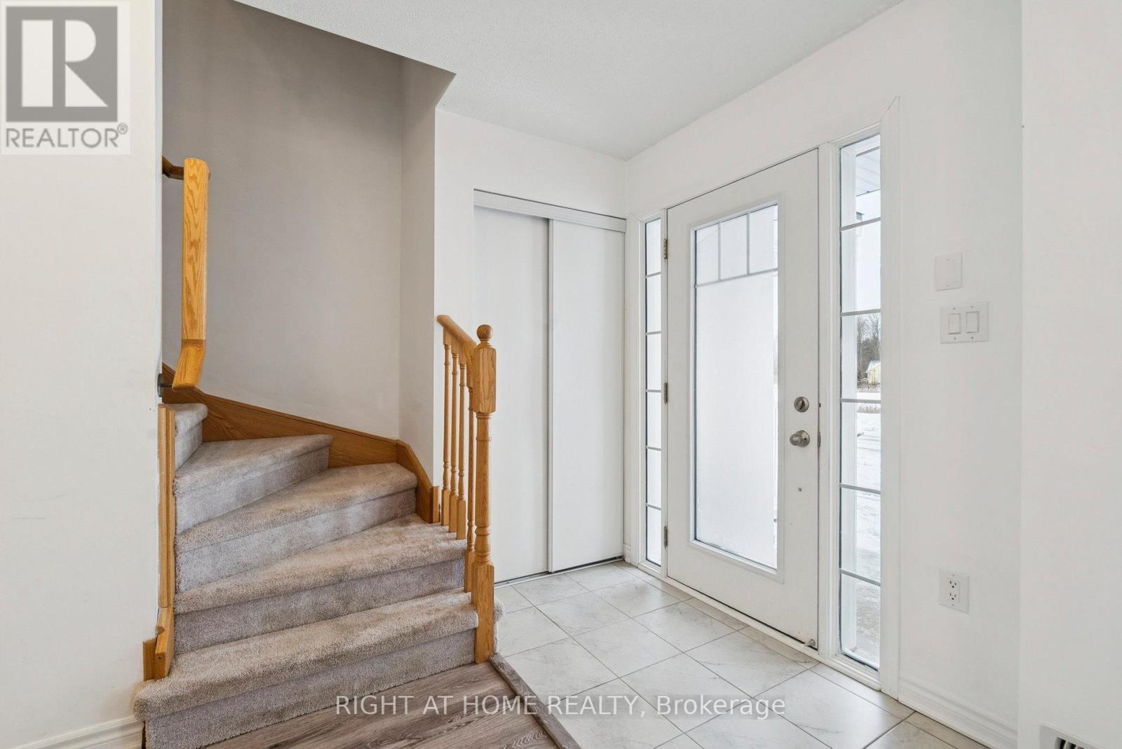 46 Village Gate Drive, Wasaga Beach, Ontario  L9Z 0J7 - Photo 8 - S12778578