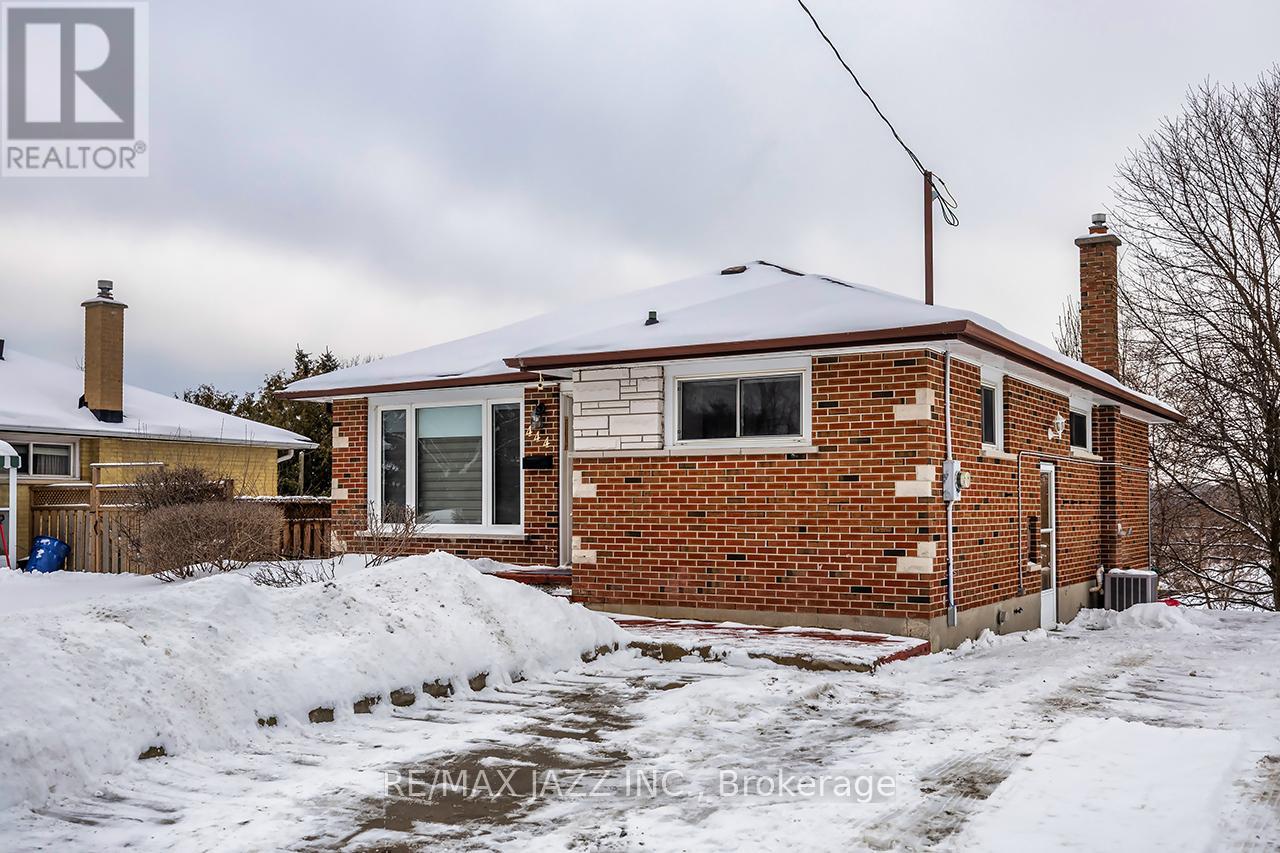 444 Elizabeth Street, Oshawa, Ontario  L1J 5T1 - Photo 2 - E12779060