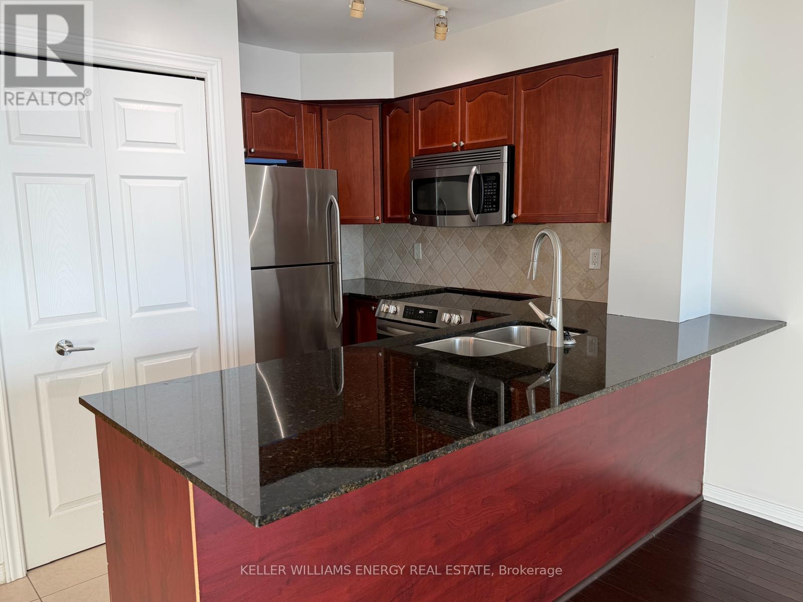 419 - 340 Watson Street W, Whitby (Port Whitby), Ontario  L1N 9G1 - Photo 8 - E12779124