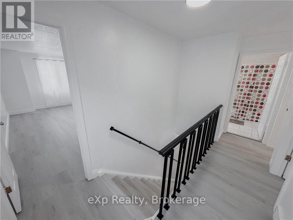 303 Bankside Drive, Kitchener, Ontario  N2N 3K3 - Photo 21 - X12778940