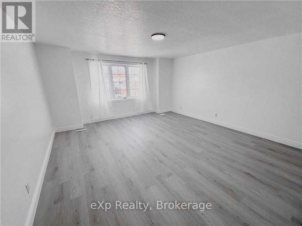 303 Bankside Drive, Kitchener, Ontario  N2N 3K3 - Photo 22 - X12778940