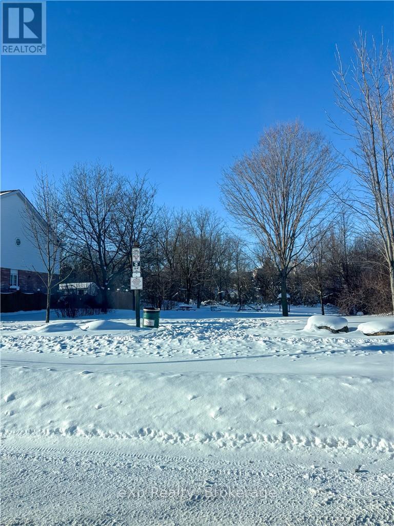 303 Bankside Drive, Kitchener, Ontario  N2N 3K3 - Photo 35 - X12778940