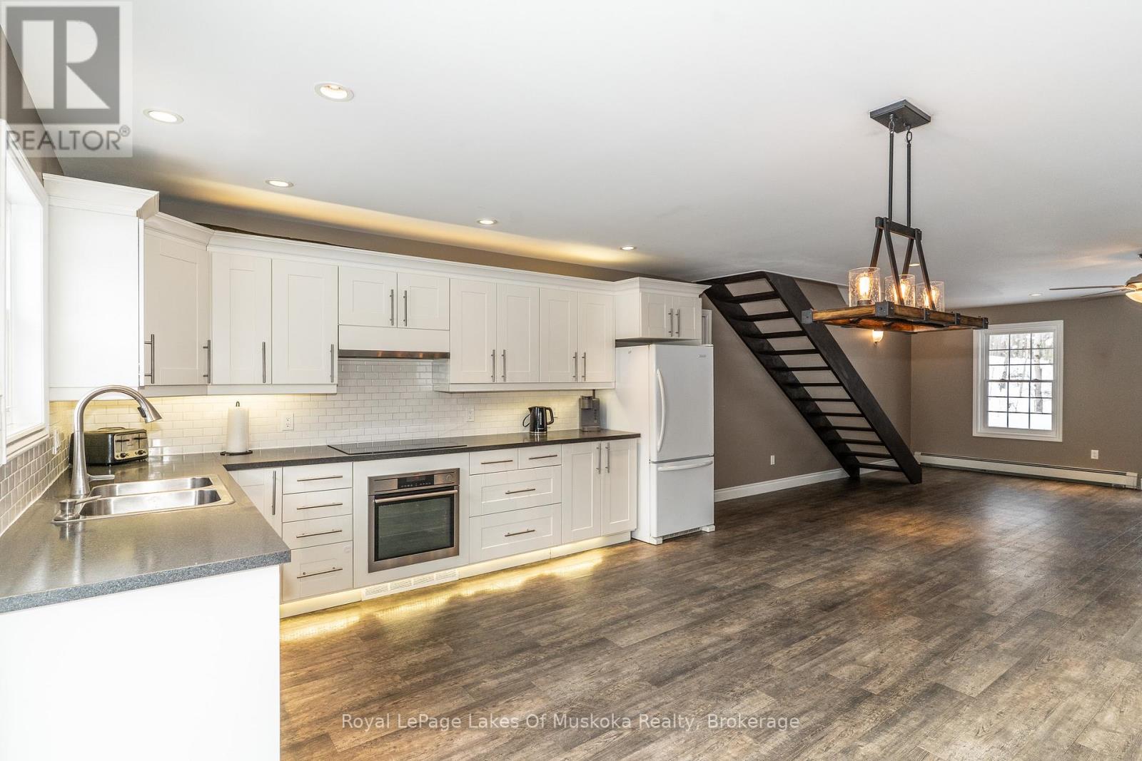 1429 Falkenburg Road, Muskoka Lakes, Ontario  P1L 1X4 - Photo 3 - X12778946