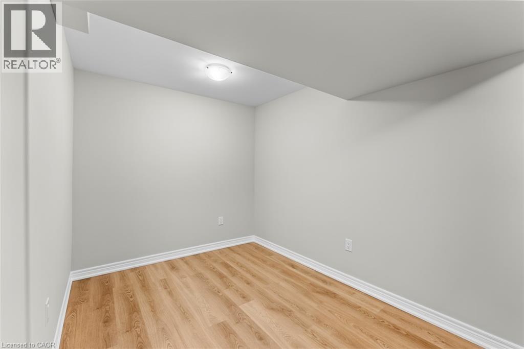 8329 Atack Court, Niagara Falls, Ontario  L2H 3N4 - Photo 35 - 40801966