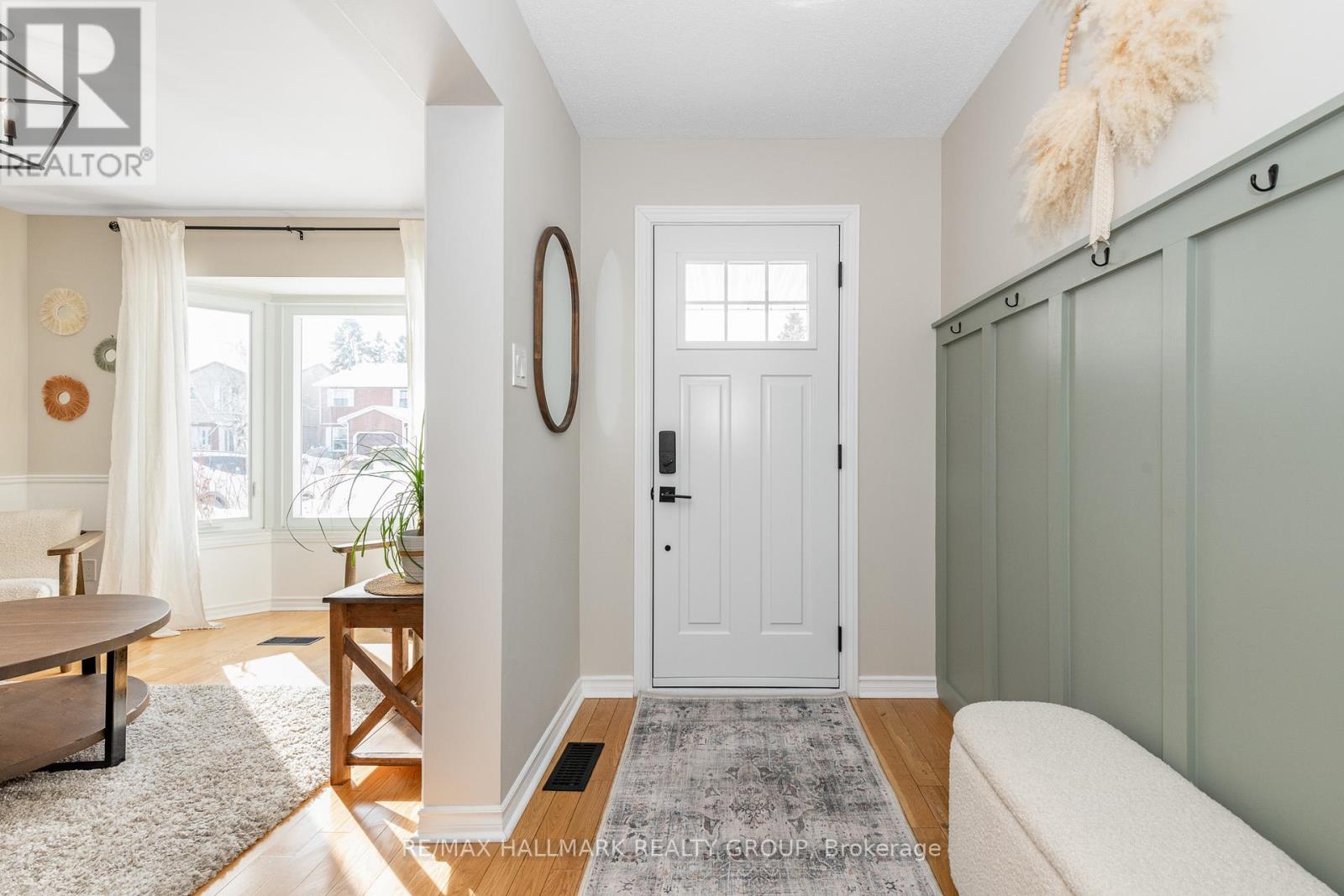 70 Melanie Crescent, Ottawa, Ontario  K2L 2J8 - Photo 4 - X12779000