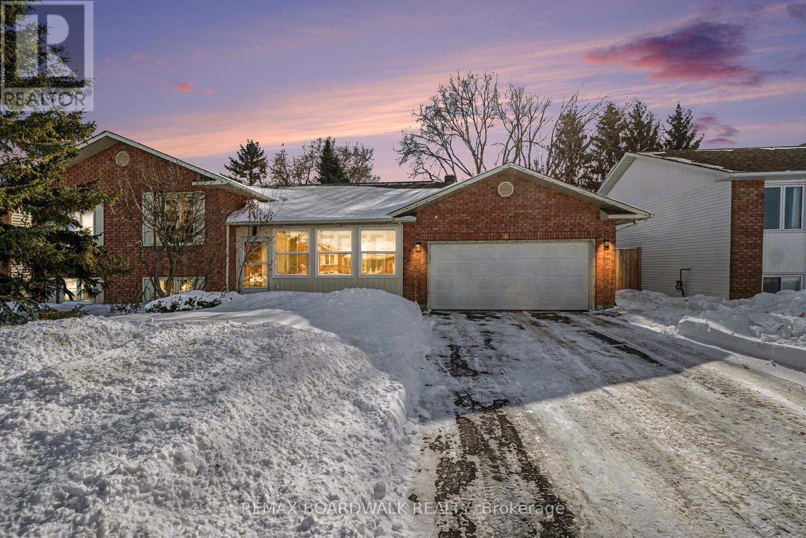 38 Lapointe Boulevard, Russell, Ontario  K0A 1W0 - Photo 1 - X12779080