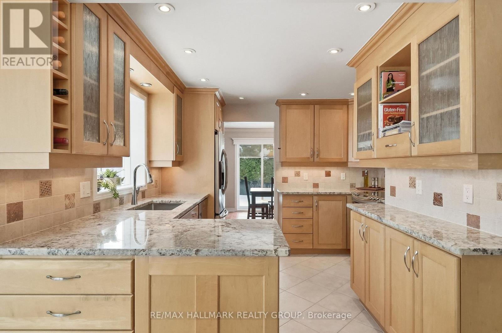 6066 Meadowhill Crescent, Ottawa, Ontario  K1C 5R9 - Photo 11 - X12779108