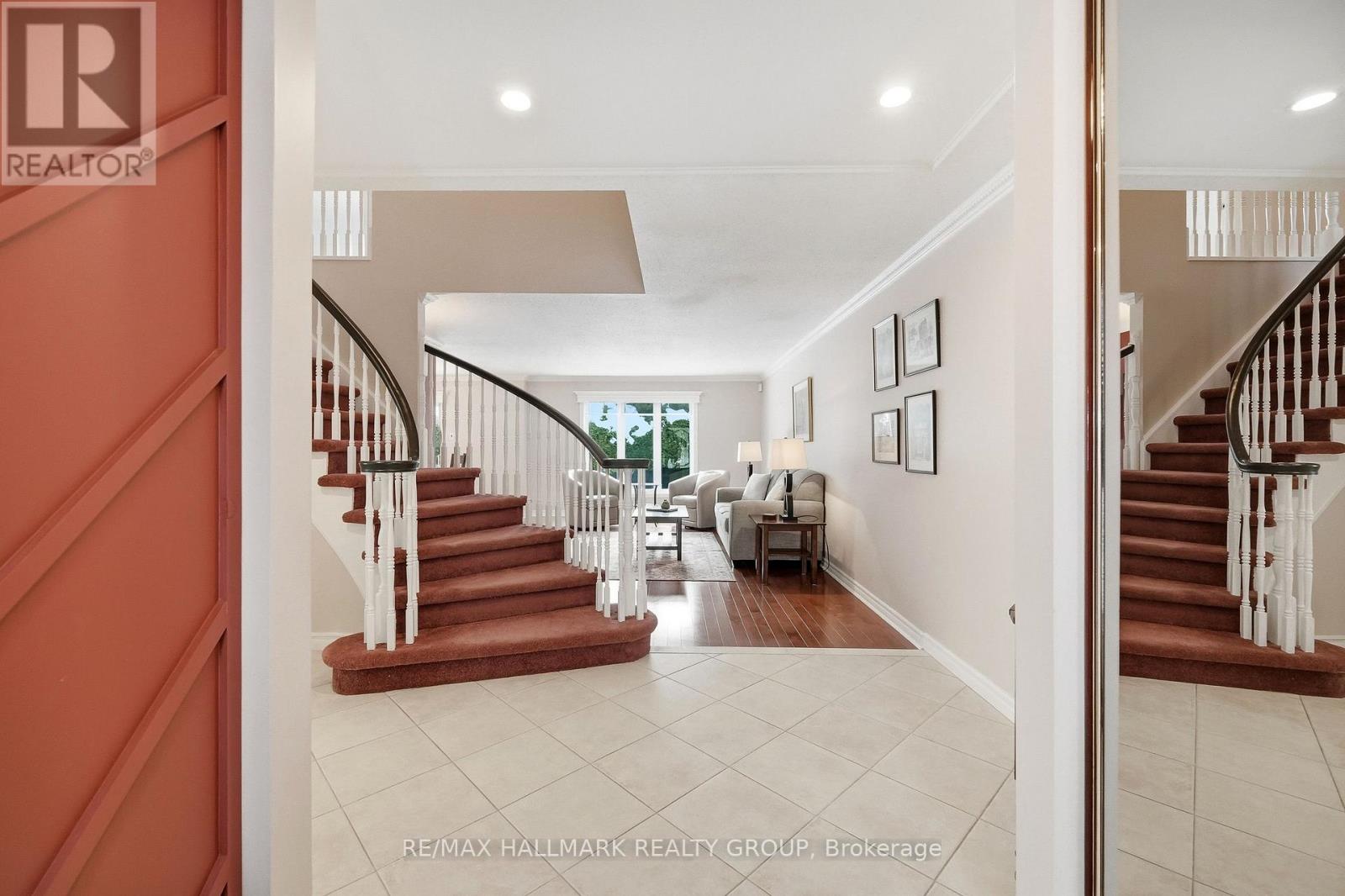 6066 Meadowhill Crescent, Ottawa, Ontario  K1C 5R9 - Photo 3 - X12779108