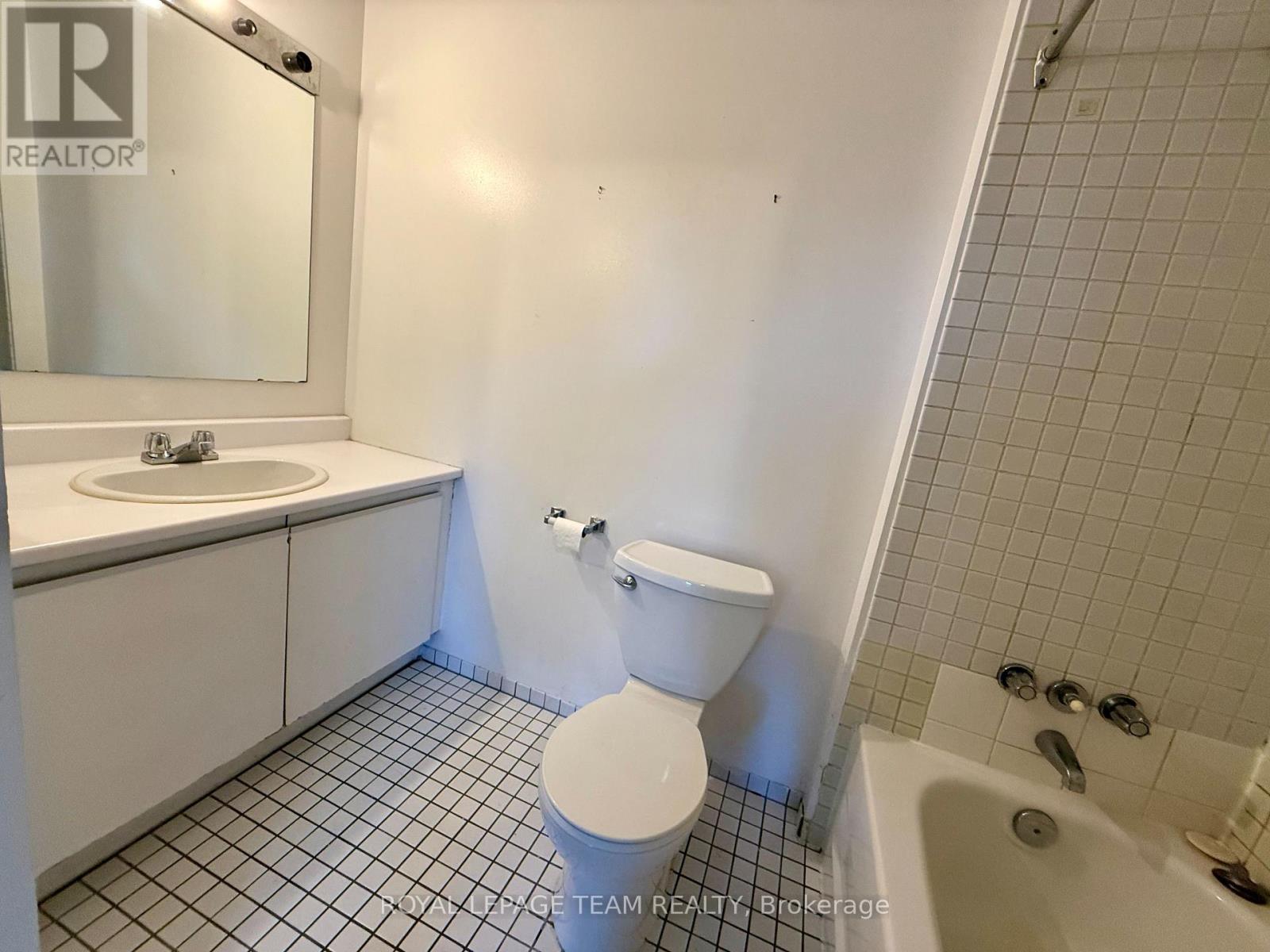 102 - 2760 Carousel Crescent, Ottawa, Ontario  K1T 2N4 - Photo 12 - X12779166