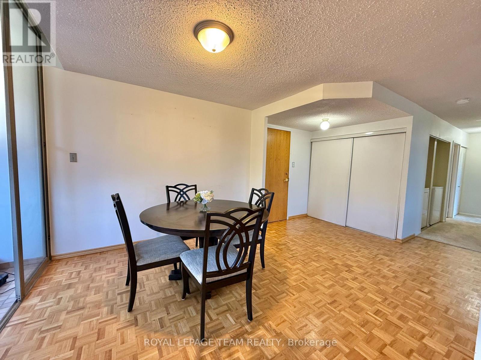 102 - 2760 Carousel Crescent, Ottawa, Ontario  K1T 2N4 - Photo 5 - X12779166