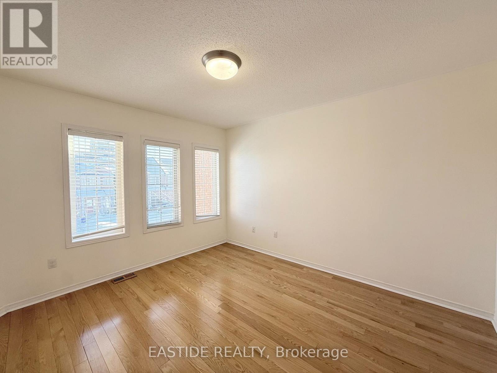 24 Revelstoke Crescent, Richmond Hill, Ontario  L4B 4T2 - Photo 22 - N12769030