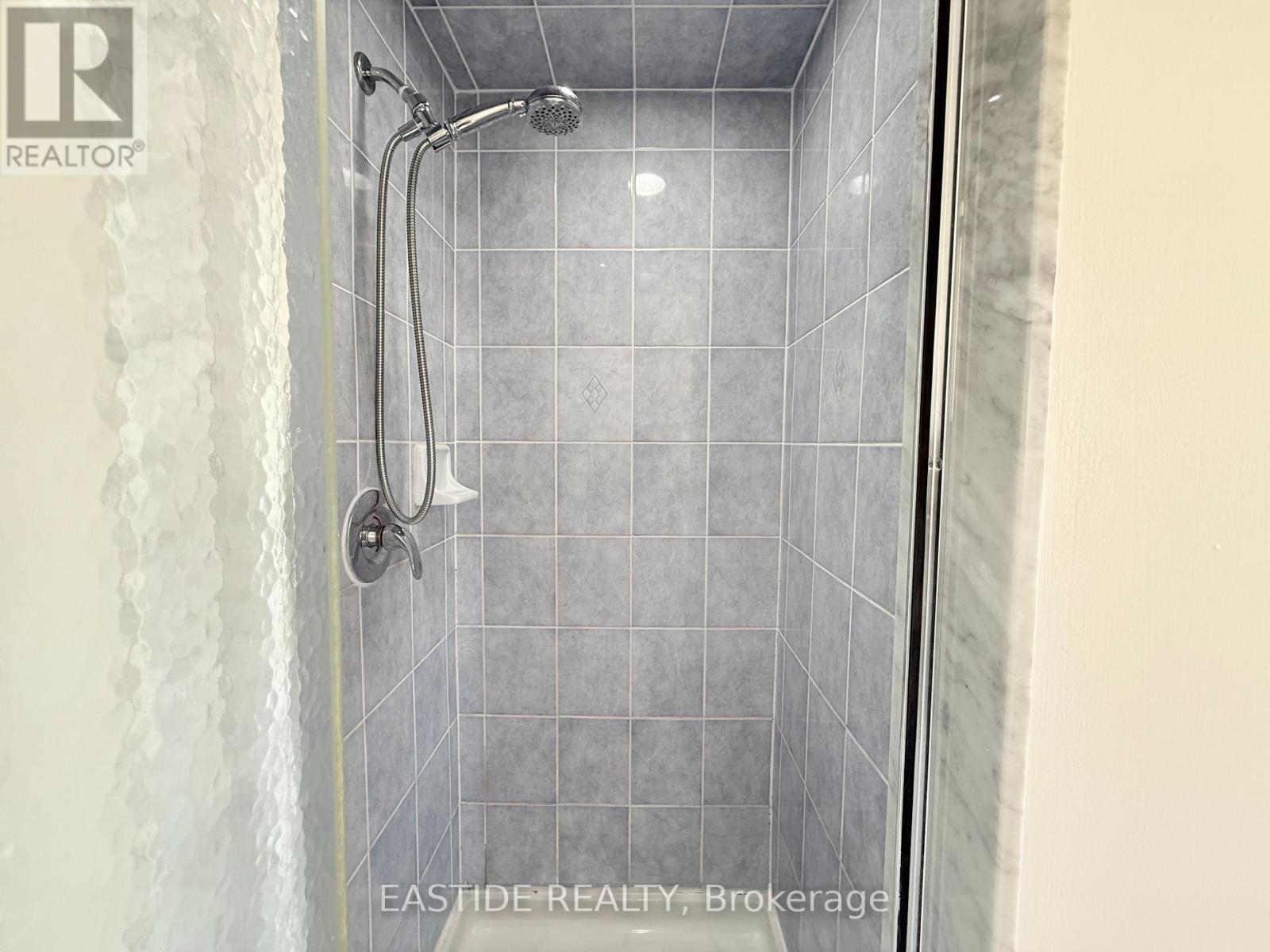 24 Revelstoke Crescent, Richmond Hill, Ontario  L4B 4T2 - Photo 21 - N12769030