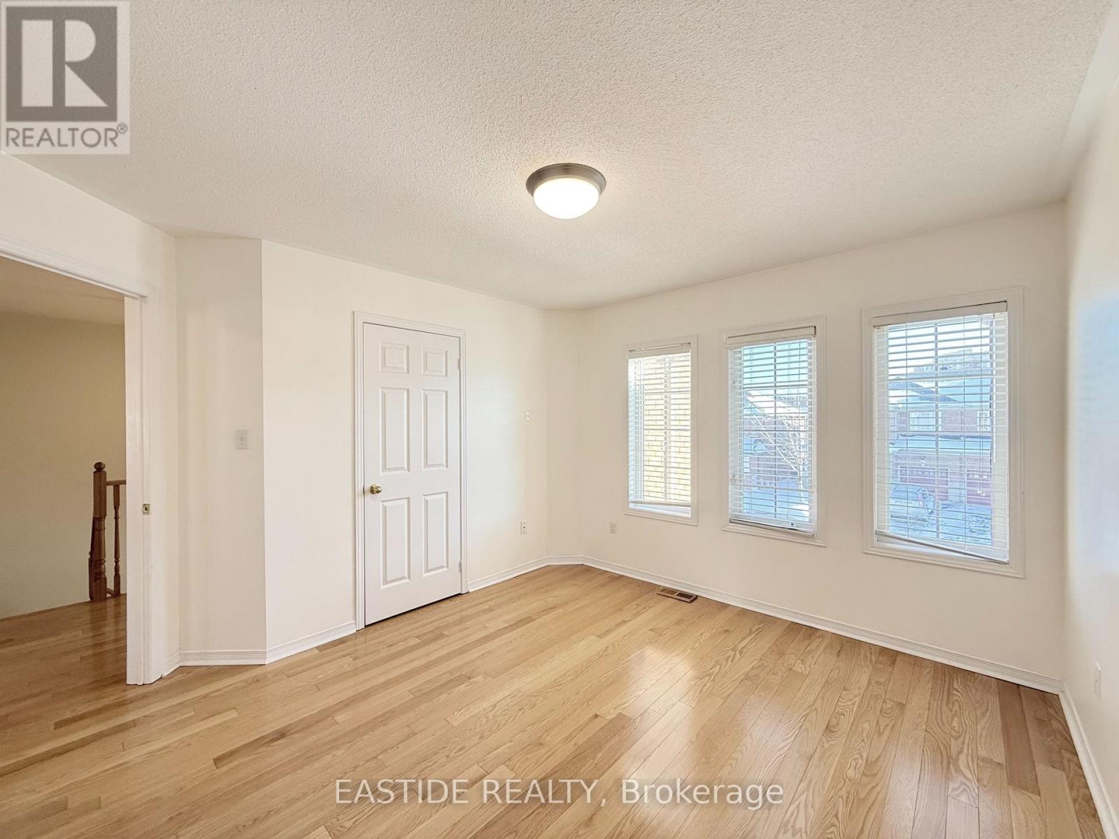 24 Revelstoke Crescent, Richmond Hill, Ontario  L4B 4T2 - Photo 23 - N12769030