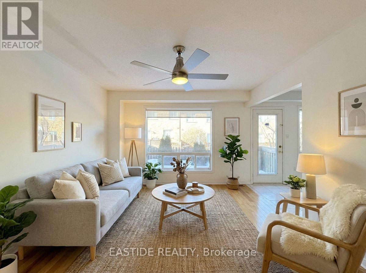 24 Revelstoke Crescent, Richmond Hill, Ontario  L4B 4T2 - Photo 3 - N12769030