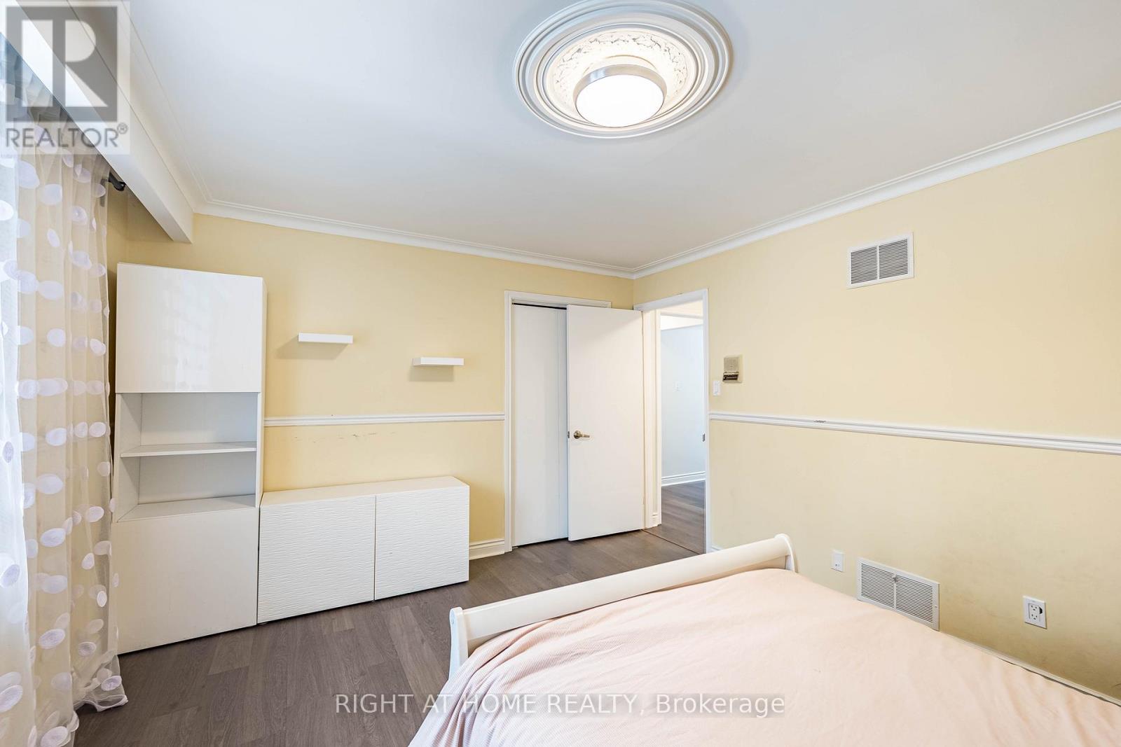 2123 Gordon Drive, Mississauga, Ontario  L5B 1S6 - Photo 35 - W12778616