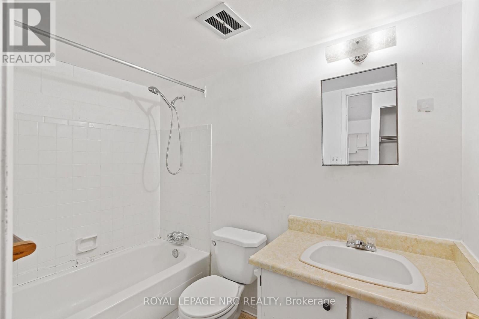 111 - 6 Westlake Lane, St. Catharines, Ontario  L2N 5S3 - Photo 18 - X12778978