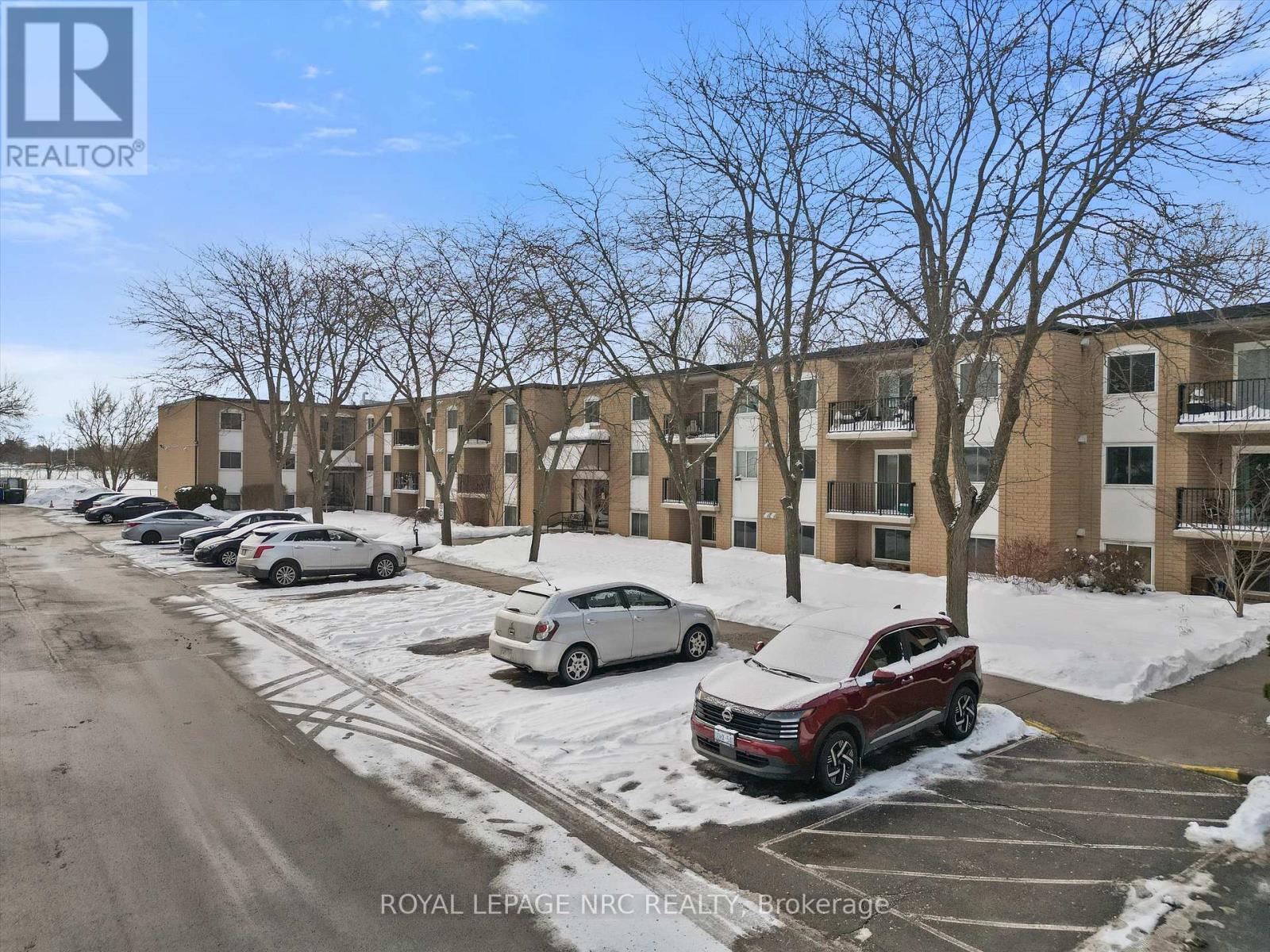 111 - 6 Westlake Lane, St. Catharines, Ontario  L2N 5S3 - Photo 2 - X12778978