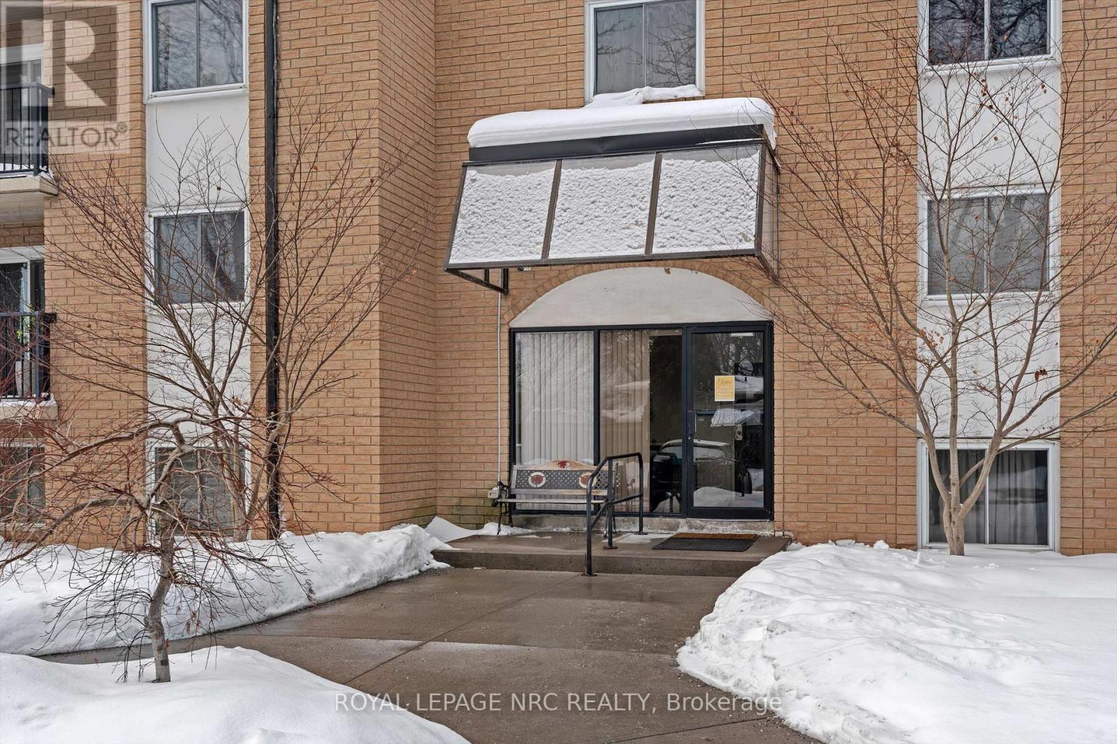 111 - 6 Westlake Lane, St. Catharines, Ontario  L2N 5S3 - Photo 4 - X12778978