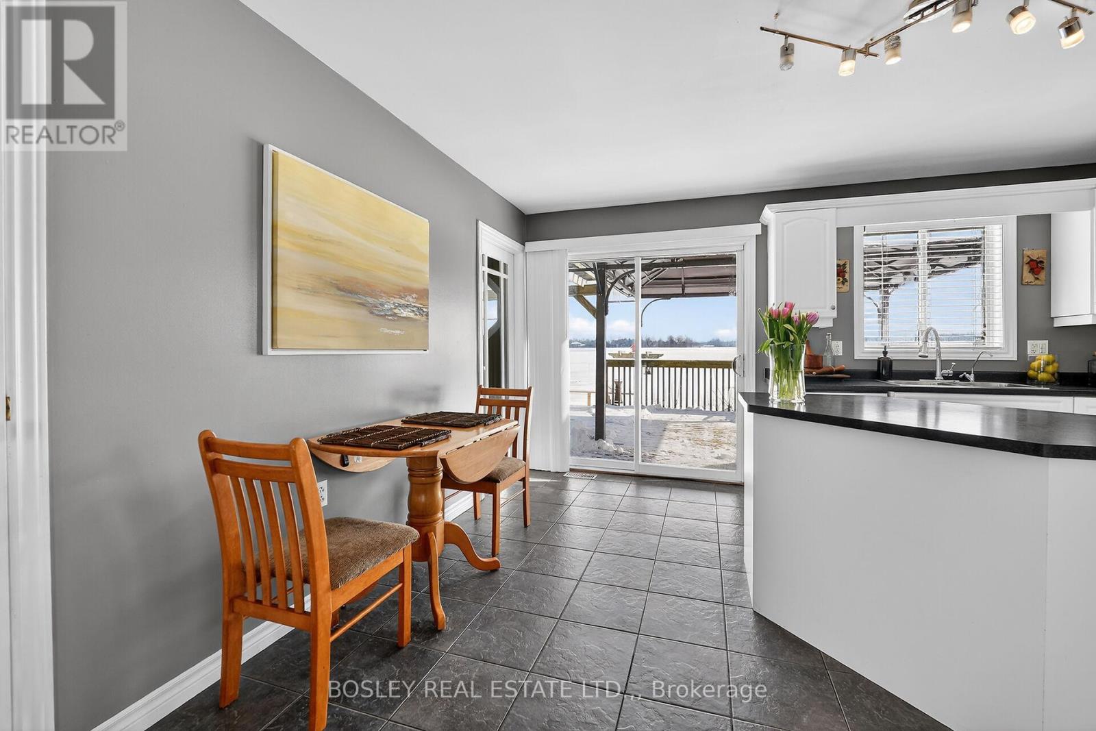 910 Holloway Bay Road, Fort Erie (Mulgrave), Ontario  L0S 1N0 - Photo 11 - X12779094