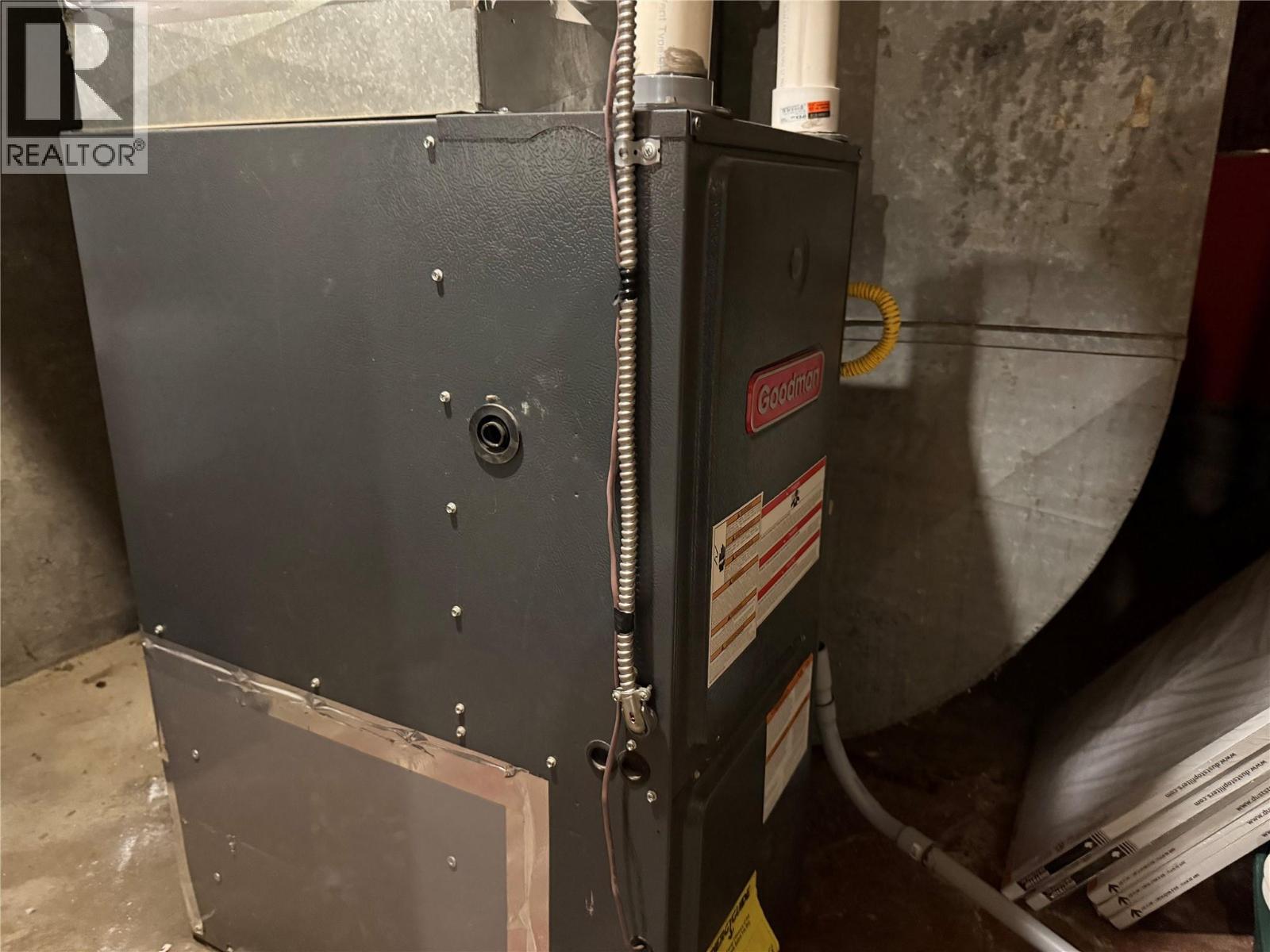 954 Glover Road, Trail, British Columbia V1R 3J9 - Photo 37 - 10375645