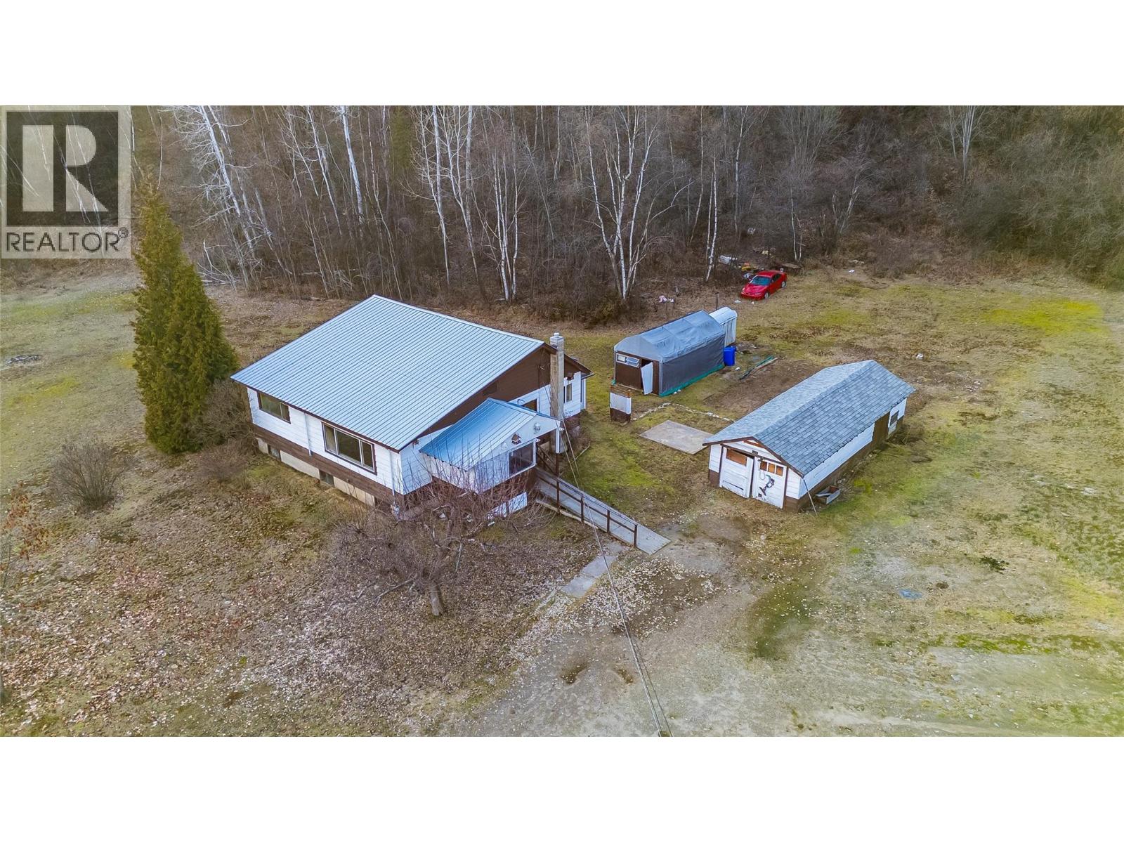 890 China Creek Road, Genelle, British Columbia