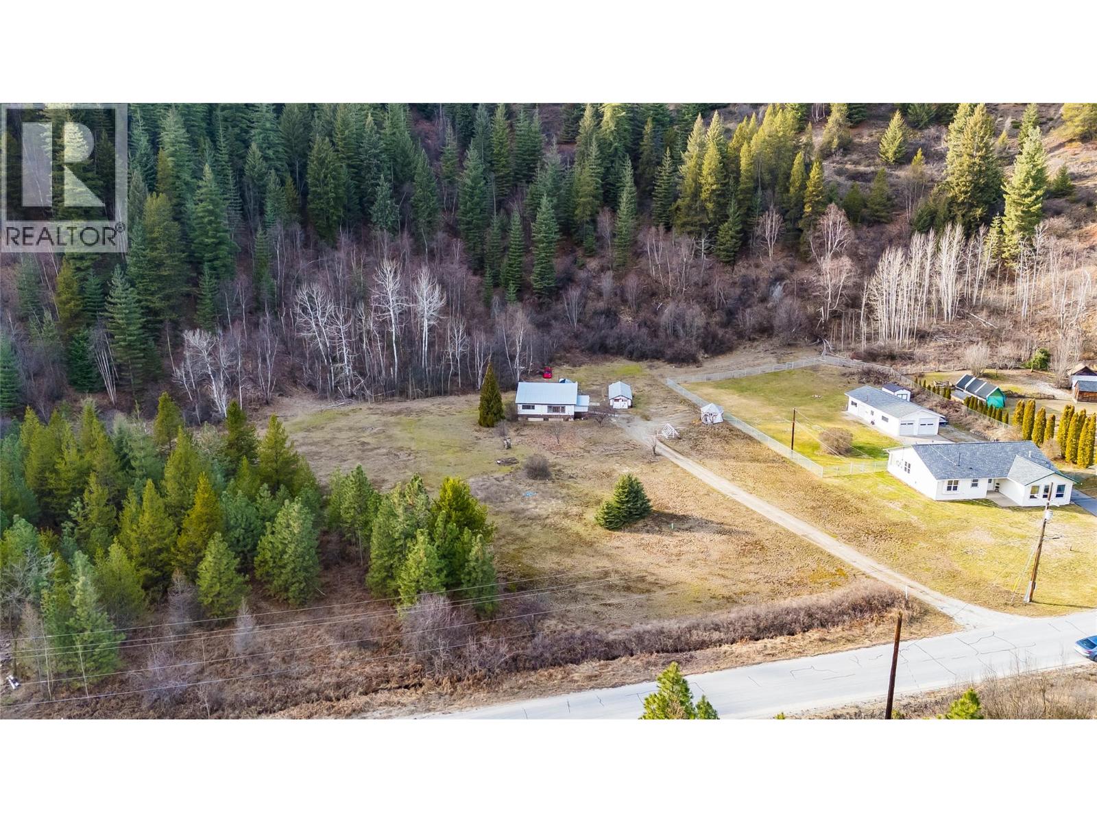 890 China Creek Road, Genelle, British Columbia  V0G 1G0 - Photo 3 - 10375358