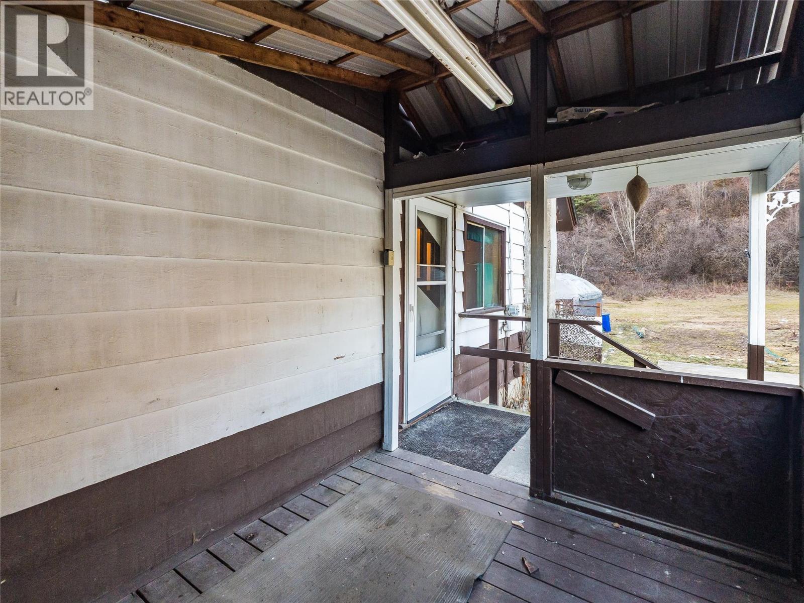 890 China Creek Road, Genelle, British Columbia  V0G 1G0 - Photo 32 - 10375358