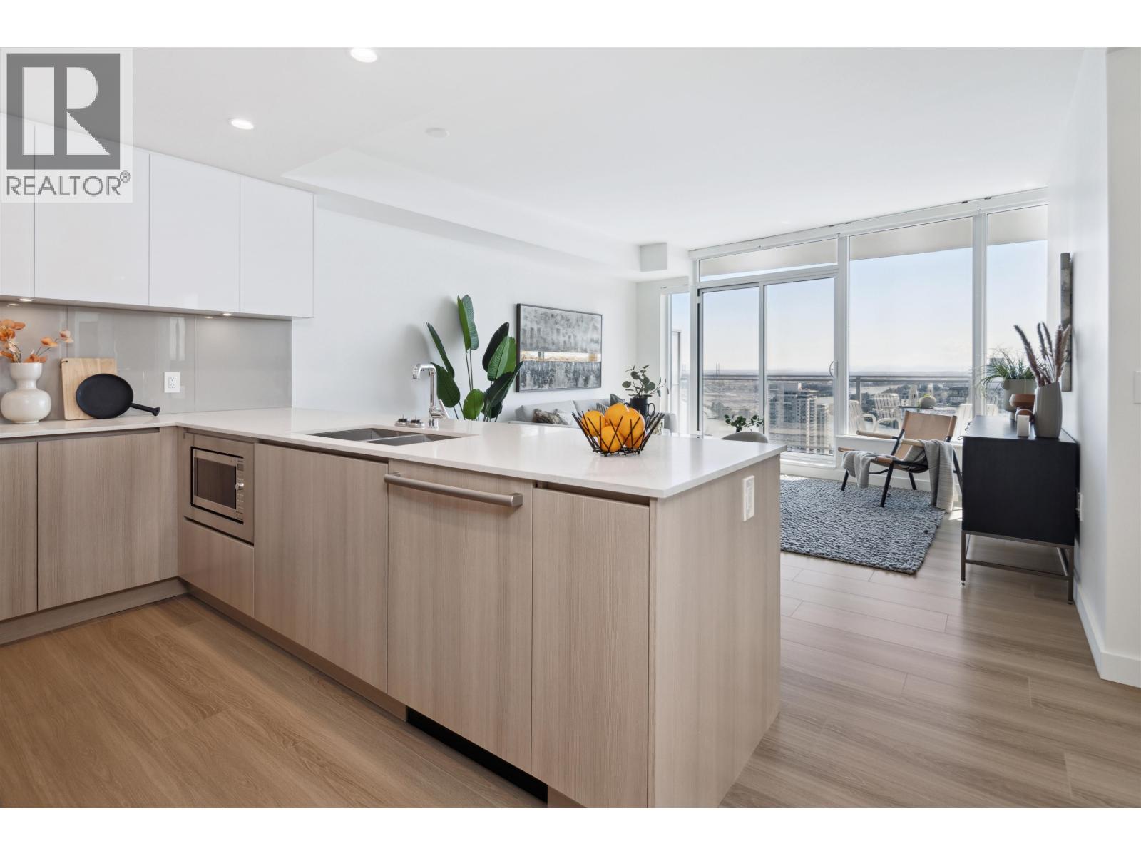 2501 618 Carnarvon Street, New Westminster, British Columbia  V3M 1E9 - Photo 2 - R3088635