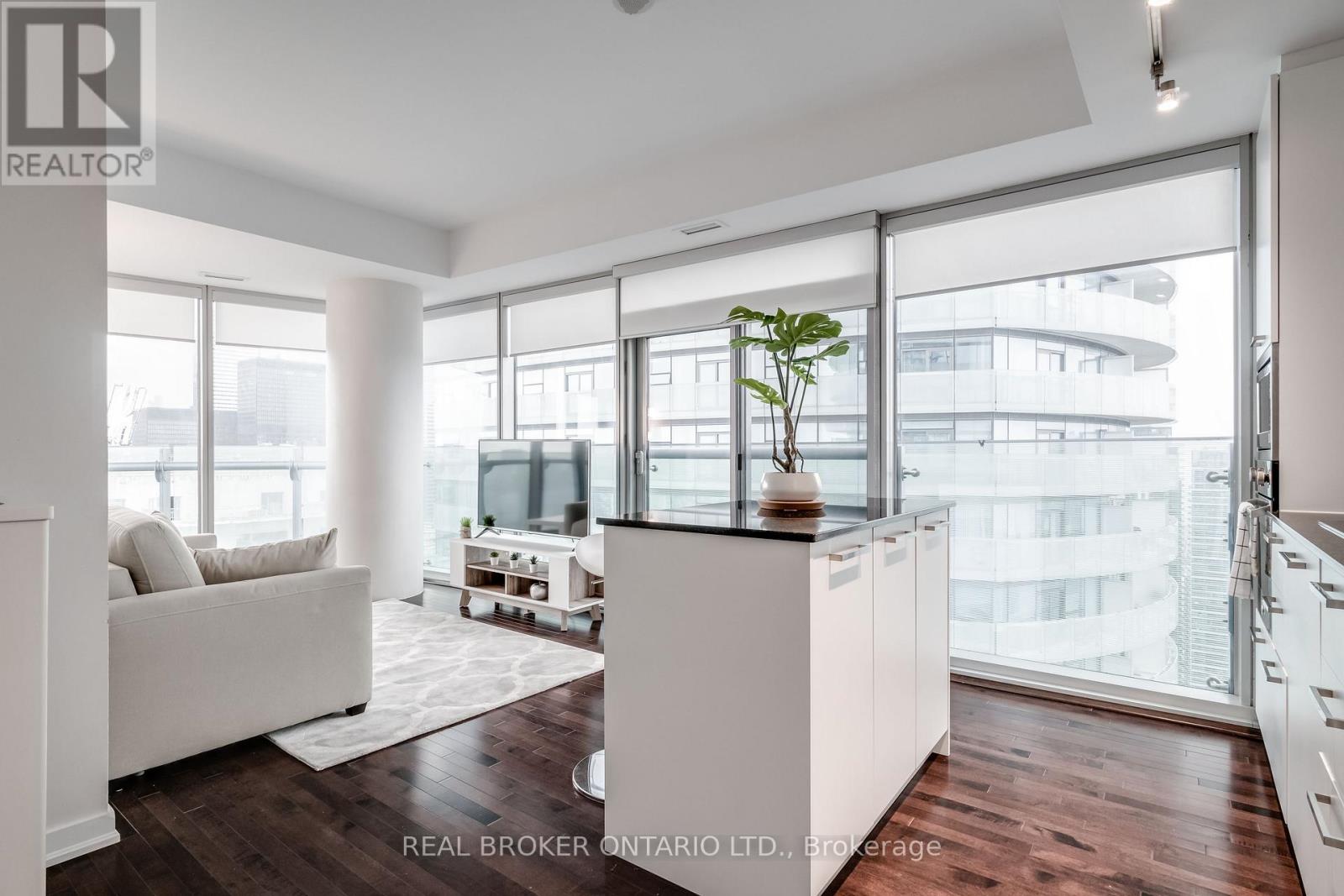 4810 - 12 YORK STREET, Toronto, Ontario