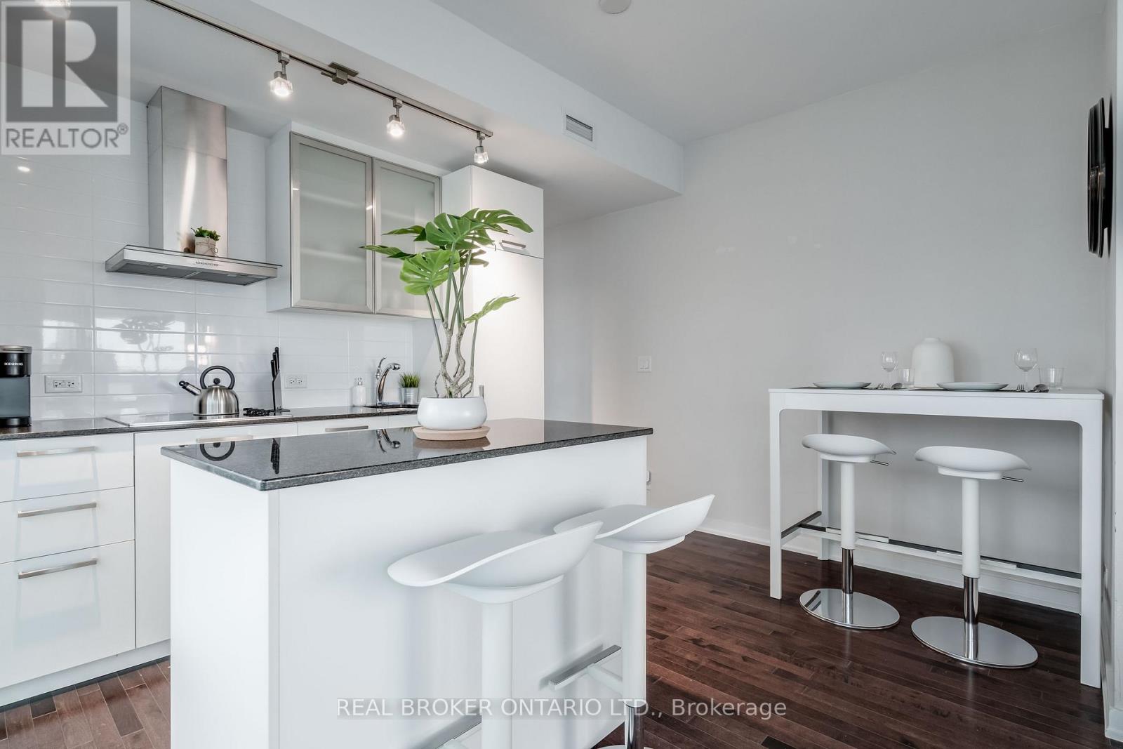 4810 - 12 York Street, Toronto, Ontario  M5J 0A9 - Photo 4 - C12778890