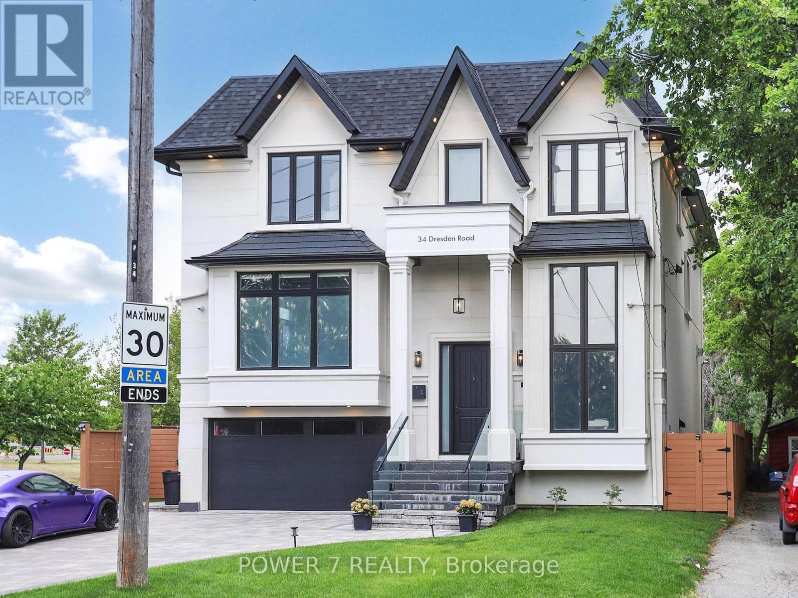 34 DRESDEN ROAD, Toronto, Ontario